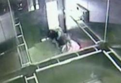 エレベーター　事故　恐怖　女性　中国　欠陥