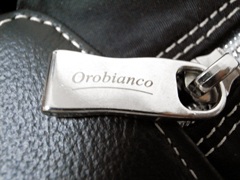 「OROBIANCO・L'UNIQUE・COLLECTION（オロビアンコ・ユニーク・コレクション）」のジッパー取っ手
