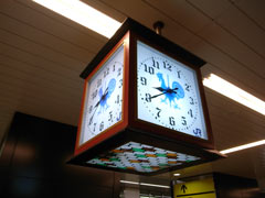 新神戸駅の構内にあった「風見鶏の時計」