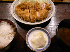 とんかつ武蔵野のロースカツ定食、1,000円