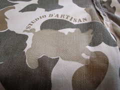 「STUDIO D'ARTISANS(ステュディオ・ダ・ルチザン」)のトレードマーク豚のプリント