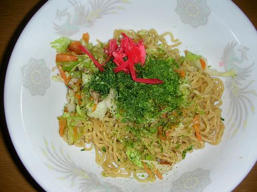 カップ麺風ソースヌードルの写真
