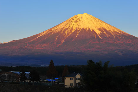 富士と民家２