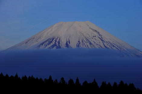 厚雲と富士