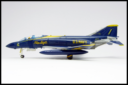 F-4J_US_NAVY_COLLECTION_ACROBAT_BLUEANGELS_17.jpg