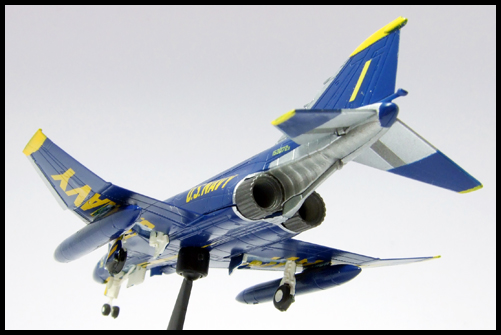 F-4J_US_NAVY_COLLECTION_ACROBAT_BLUEANGELS_7.jpg