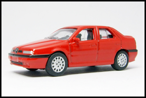 KYOSHO_Alfa_Romeo_Miniature_car_Collection2_155_Red_9.jpg