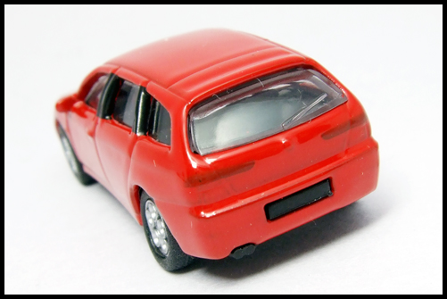 KYOSHO_Alfa_Romeo_Miniature_car_Collection2_156_SPORTWAGON_6.jpg
