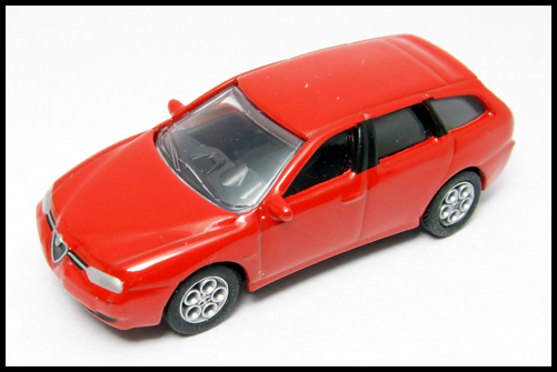 KYOSHO_Alfa_Romeo_Miniature_car_Collection2_156_SPORTWAGON_8.jpg