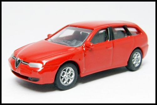 KYOSHO_Alfa_Romeo_Miniature_car_Collection2_156_SPORTWAGON_9.jpg