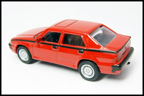 KYOSHO_Alfa_Romeo_Miniature_car_Collection2_75_Red_2.jpg