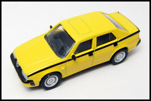 KYOSHO_Alfa_Romeo_Miniature_car_Collection2_75_Yellow_7.jpg