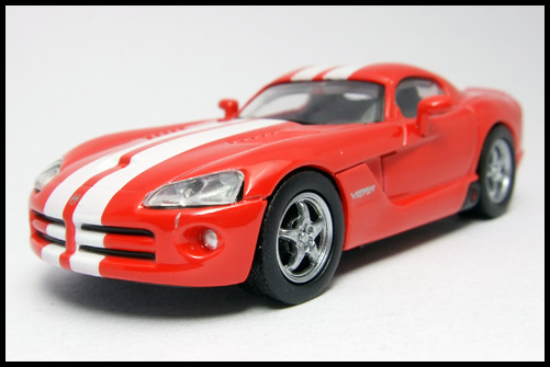 KYOSHO_USA_Sports_Car_Dodge_Viper_SRT10_Coupe_8.jpg