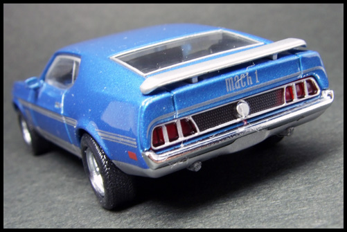 KYOSHO_USA_Sports_Car_Ford_Mustang_Mach1_2.jpg