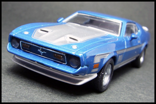KYOSHO_USA_Sports_Car_Ford_Mustang_Mach1_8.jpg