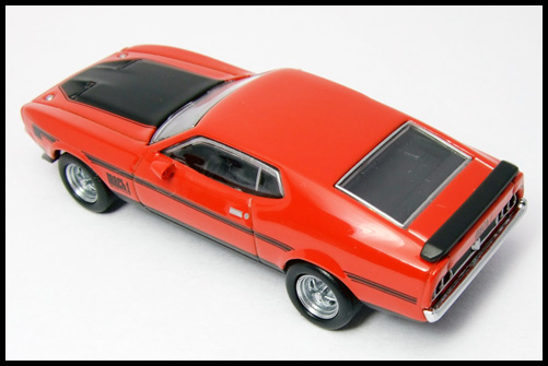 KYOSHO_USA_Sports_Car_Ford_Mustang_Mach1_Red.jpg