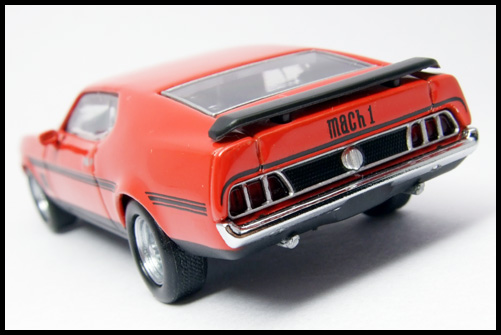 KYOSHO_USA_Sports_Car_Ford_Mustang_Mach1_Red_5.jpg