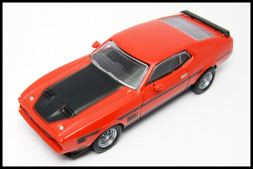 KYOSHO_USA_Sports_Car_Ford_Mustang_Mach1_Red_7.jpg
