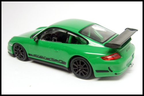 MINICHAMPS_Porsche_911_GT3_RS_2.jpg