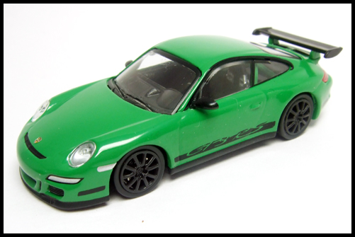 MINICHAMPS_Porsche_911_GT3_RS_8.jpg