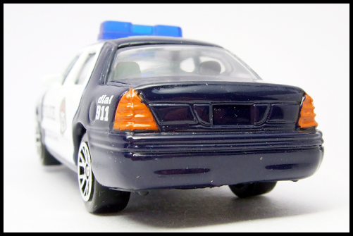 REALTOY_ACTION_CITY_FORD_CROWN_VICTORIA_10.jpg