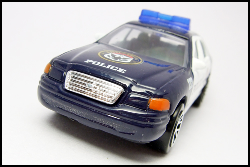 REALTOY_ACTION_CITY_FORD_CROWN_VICTORIA_4.jpg