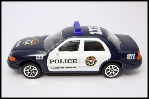 REALTOY_ACTION_CITY_FORD_CROWN_VICTORIA_8.jpg