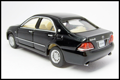 TOMICA_LIMITED_TOYOTA_CROWN_103_5.jpg