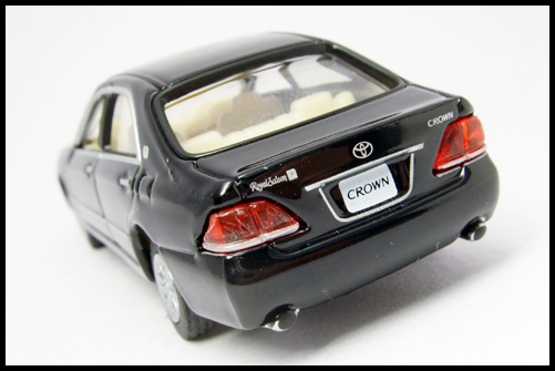 TOMICA_LIMITED_TOYOTA_CROWN_103_8.jpg