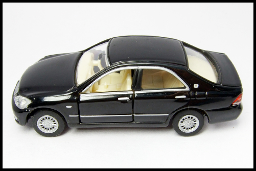 TOMICA_LIMITED_TOYOTA_CROWN_103_9.jpg