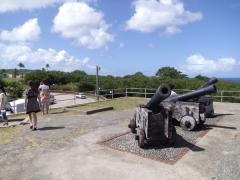 アプガン砦にて…大砲はレプリカだそうです…