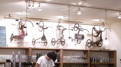 tricycle cafe 011
