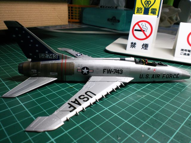NO_STEP ノースアメリカン F-100D スーパーセイバー トランペッター 1/72 ７日目